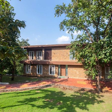 Eden Glade - Khopoli - Mountain-View Villa With Private Pool, Spacious Decks & Indoor Activities מראה חיצוני תמונה