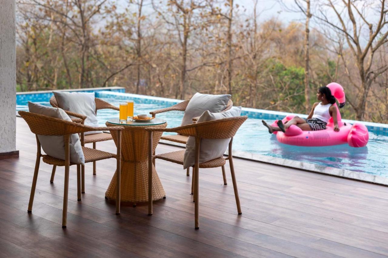 Eden Glade - Khopoli - Mountain-View Villa With Private Pool, Spacious Decks & Indoor Activities מראה חיצוני תמונה