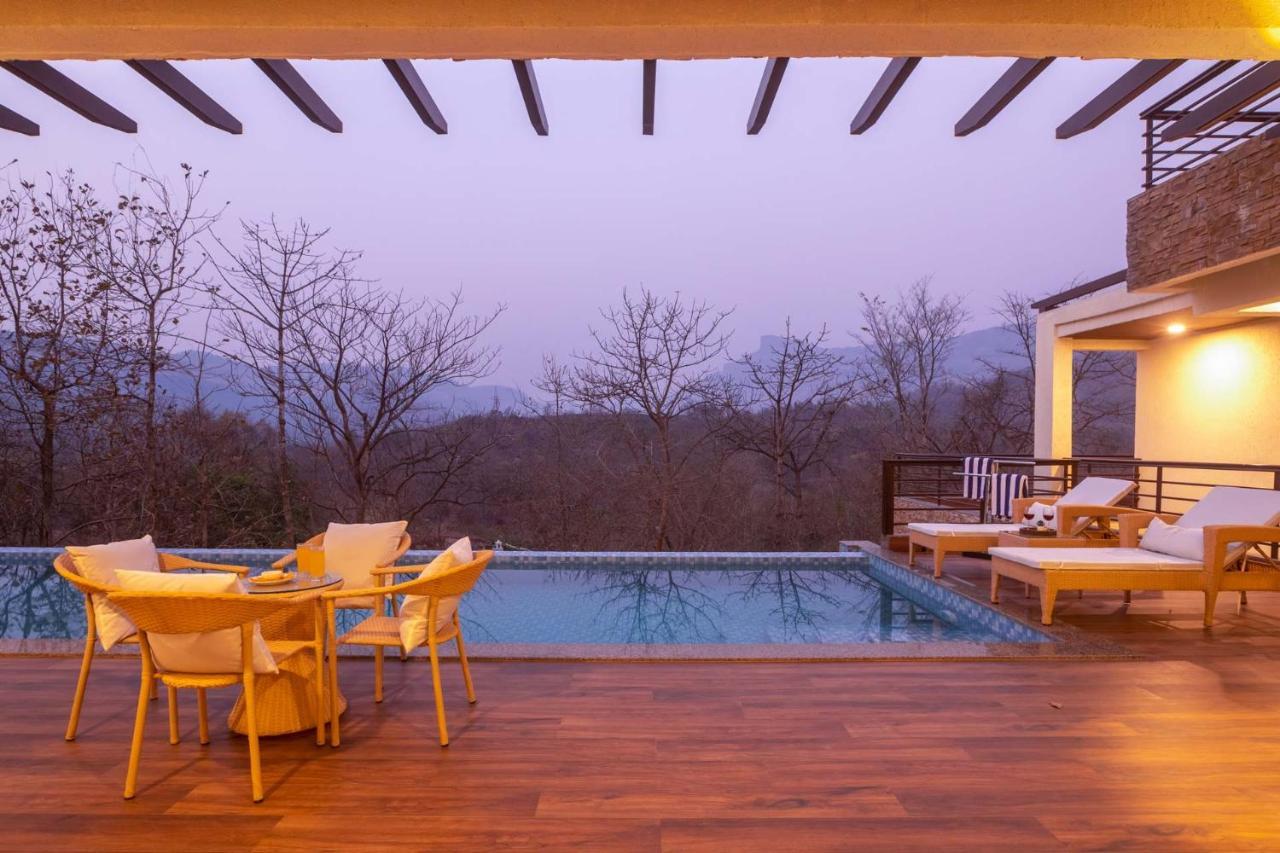 Eden Glade - Khopoli - Mountain-View Villa With Private Pool, Spacious Decks & Indoor Activities מראה חיצוני תמונה