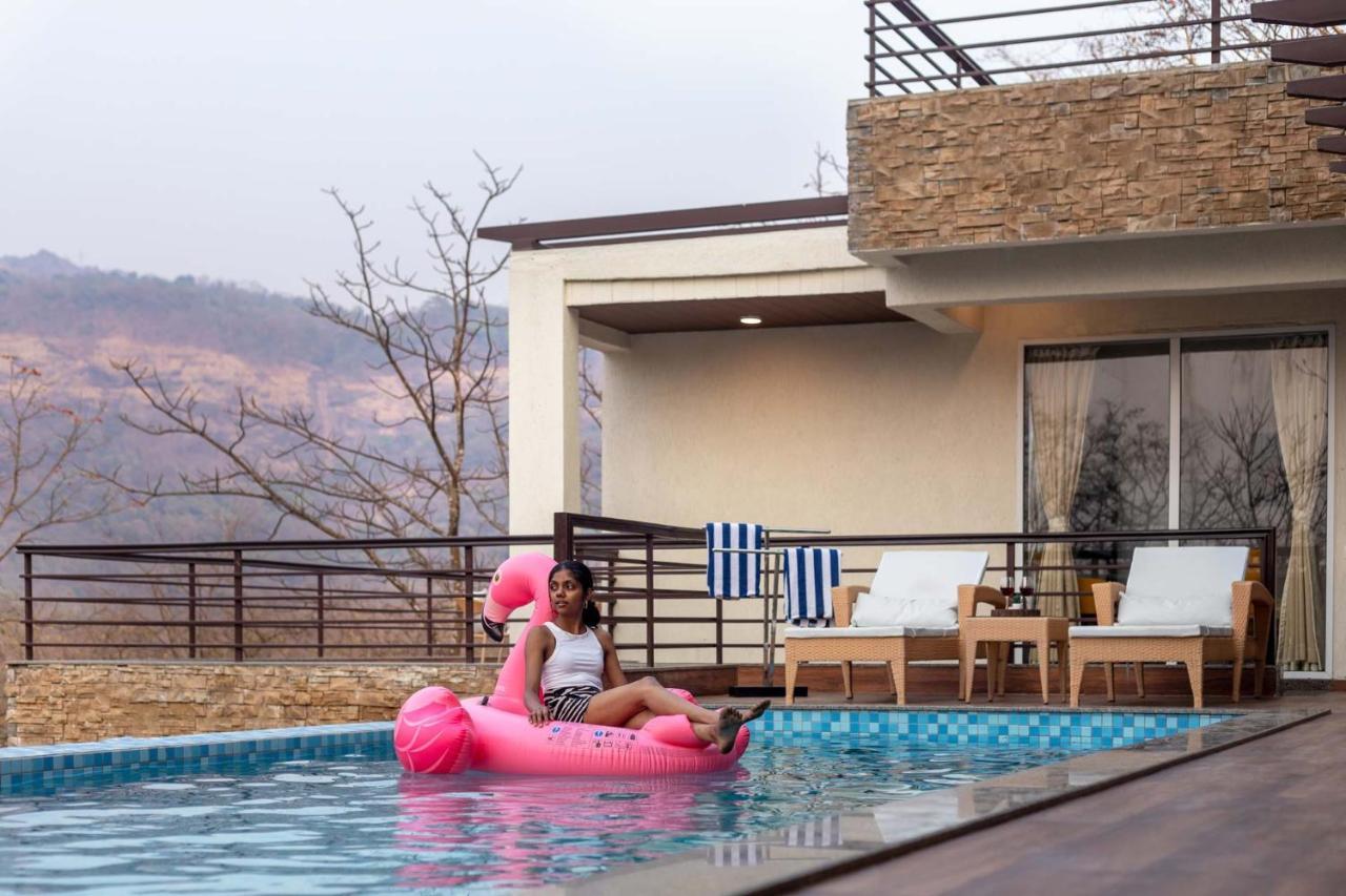 Eden Glade - Khopoli - Mountain-View Villa With Private Pool, Spacious Decks & Indoor Activities מראה חיצוני תמונה