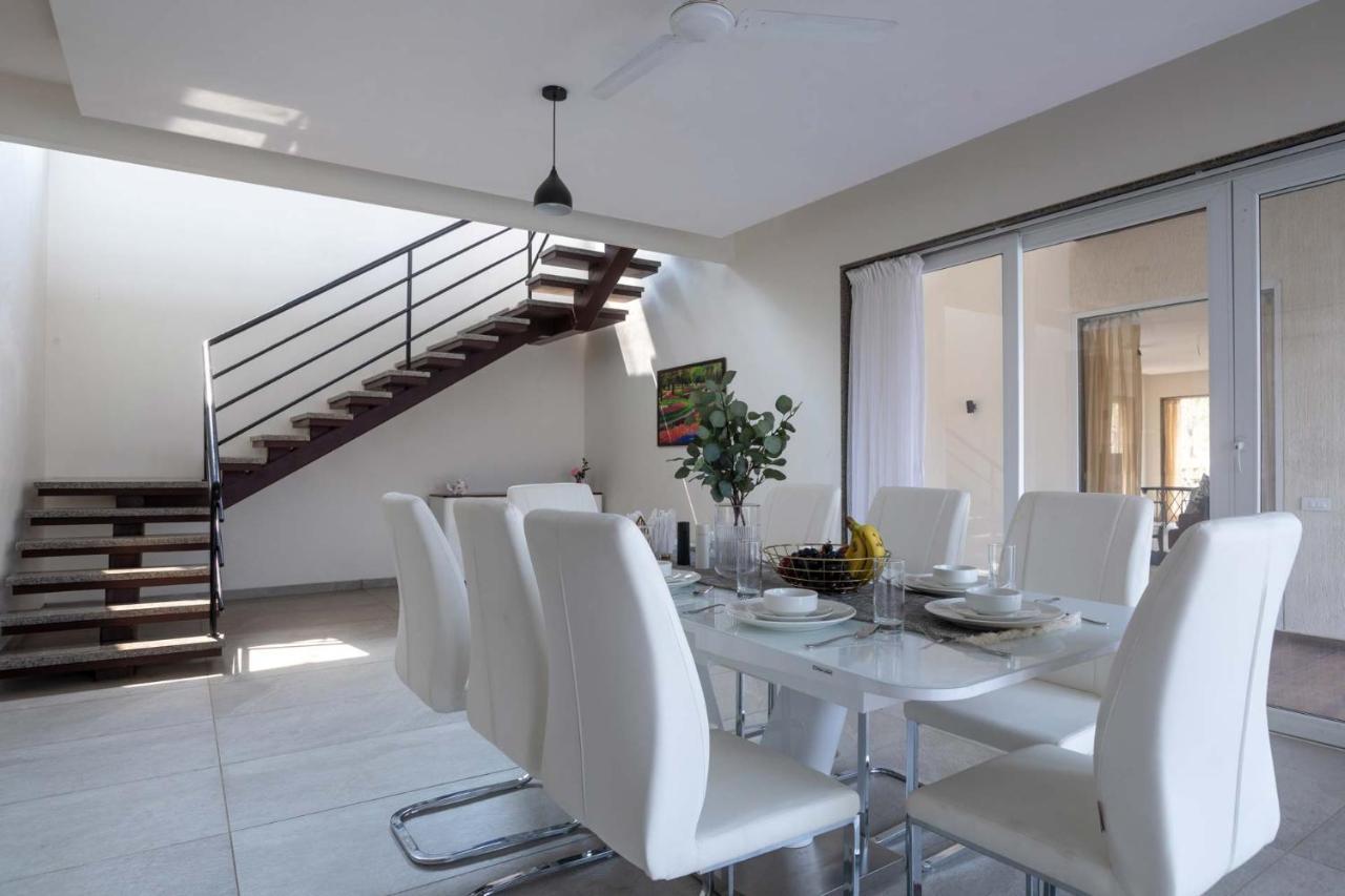 Eden Glade - Khopoli - Mountain-View Villa With Private Pool, Spacious Decks & Indoor Activities מראה חיצוני תמונה